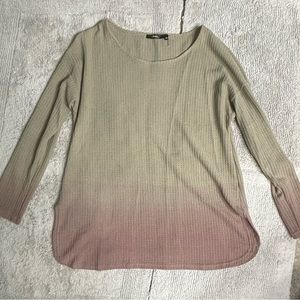 Andree brand size 2X ombré colored sweater. Lightweight & fitted. Side slits.